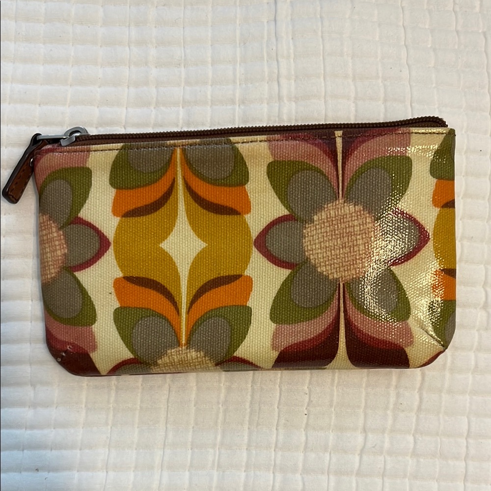 *Fossil Pouch